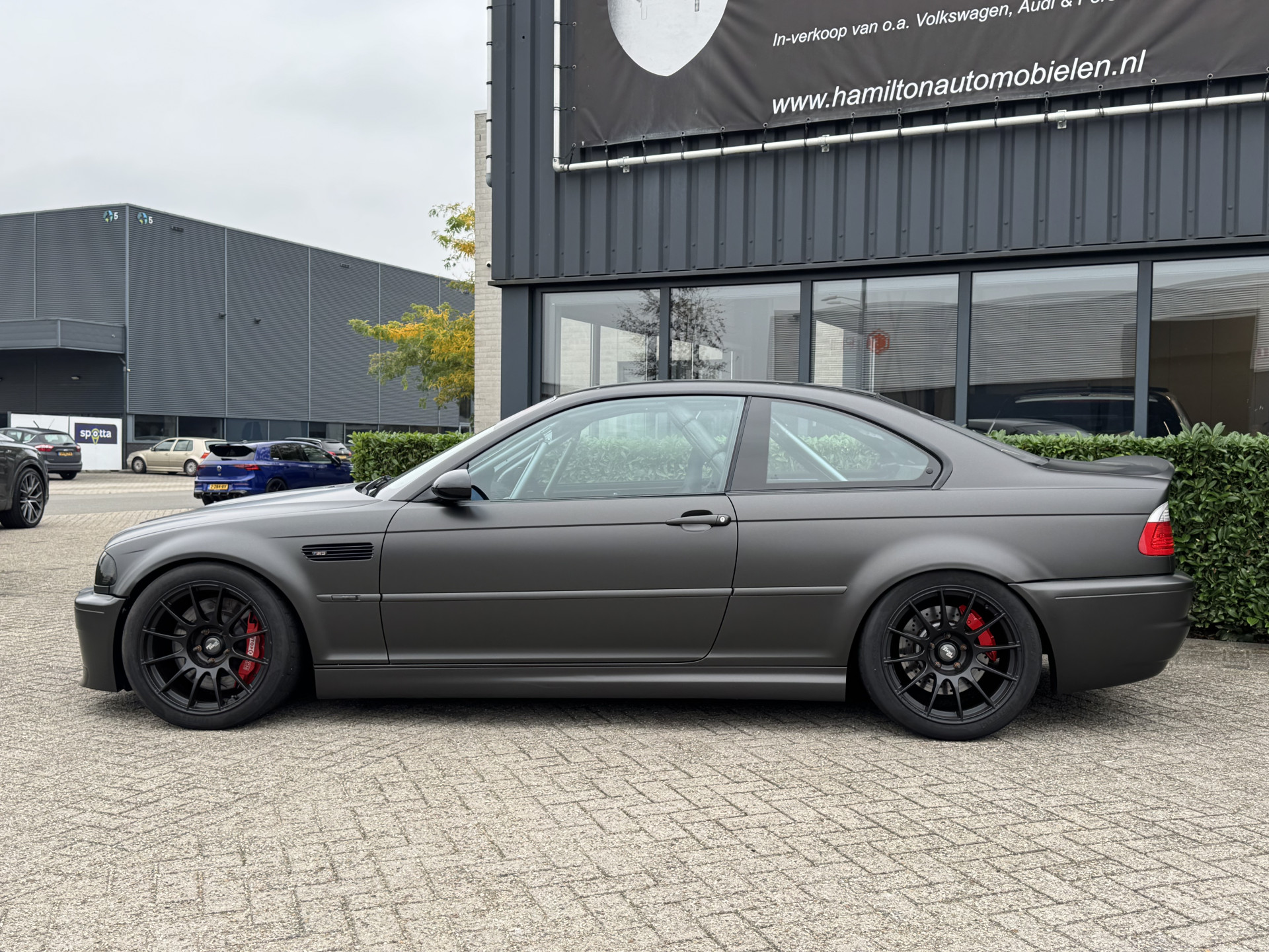 48541137-3.jpg