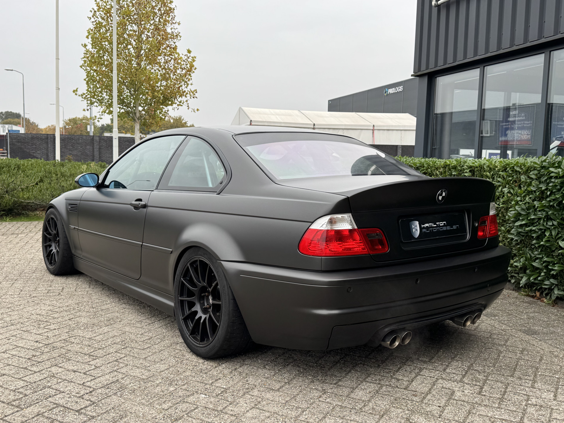 48541137-4.jpg