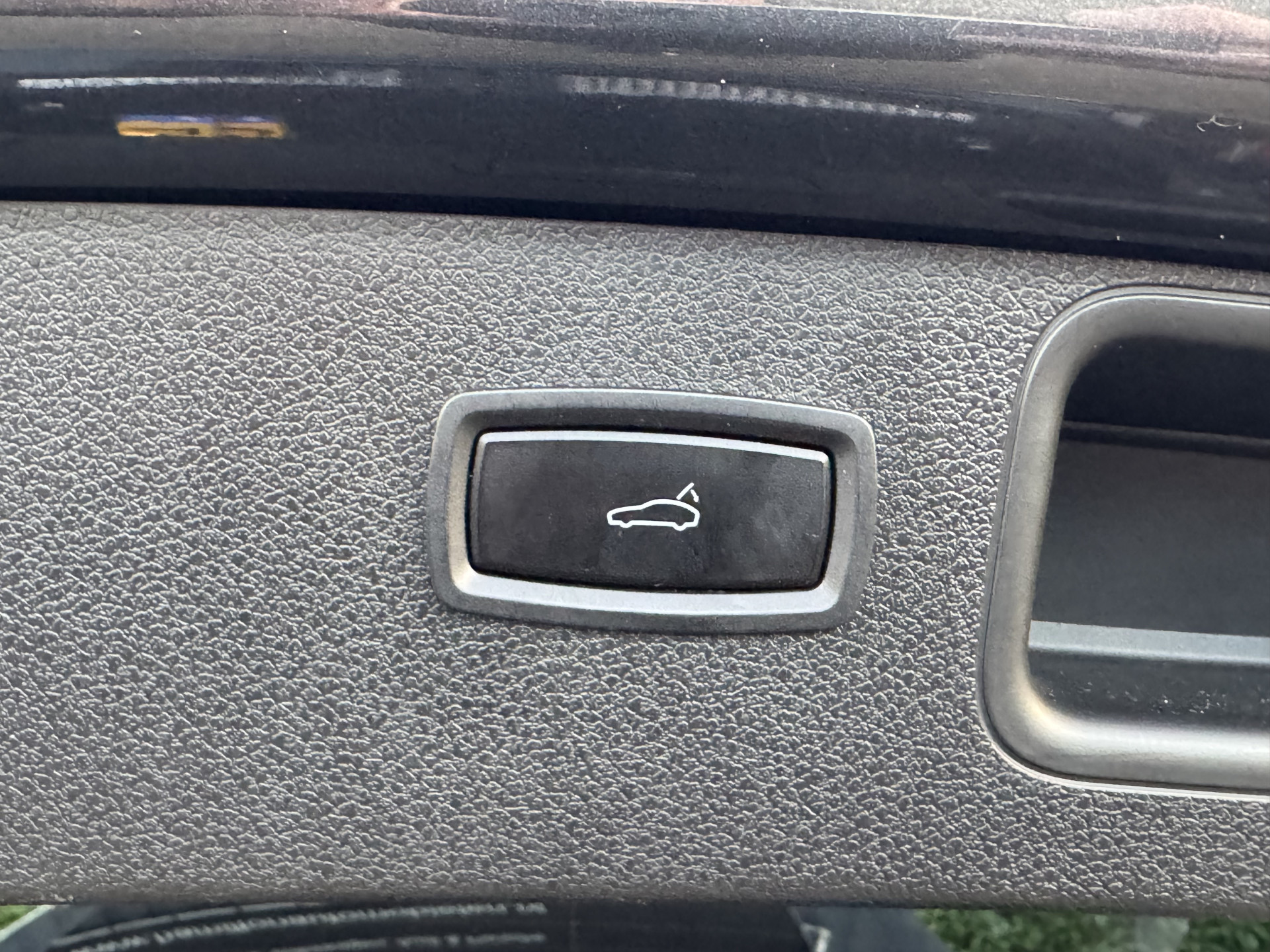 49380469-23.jpg
