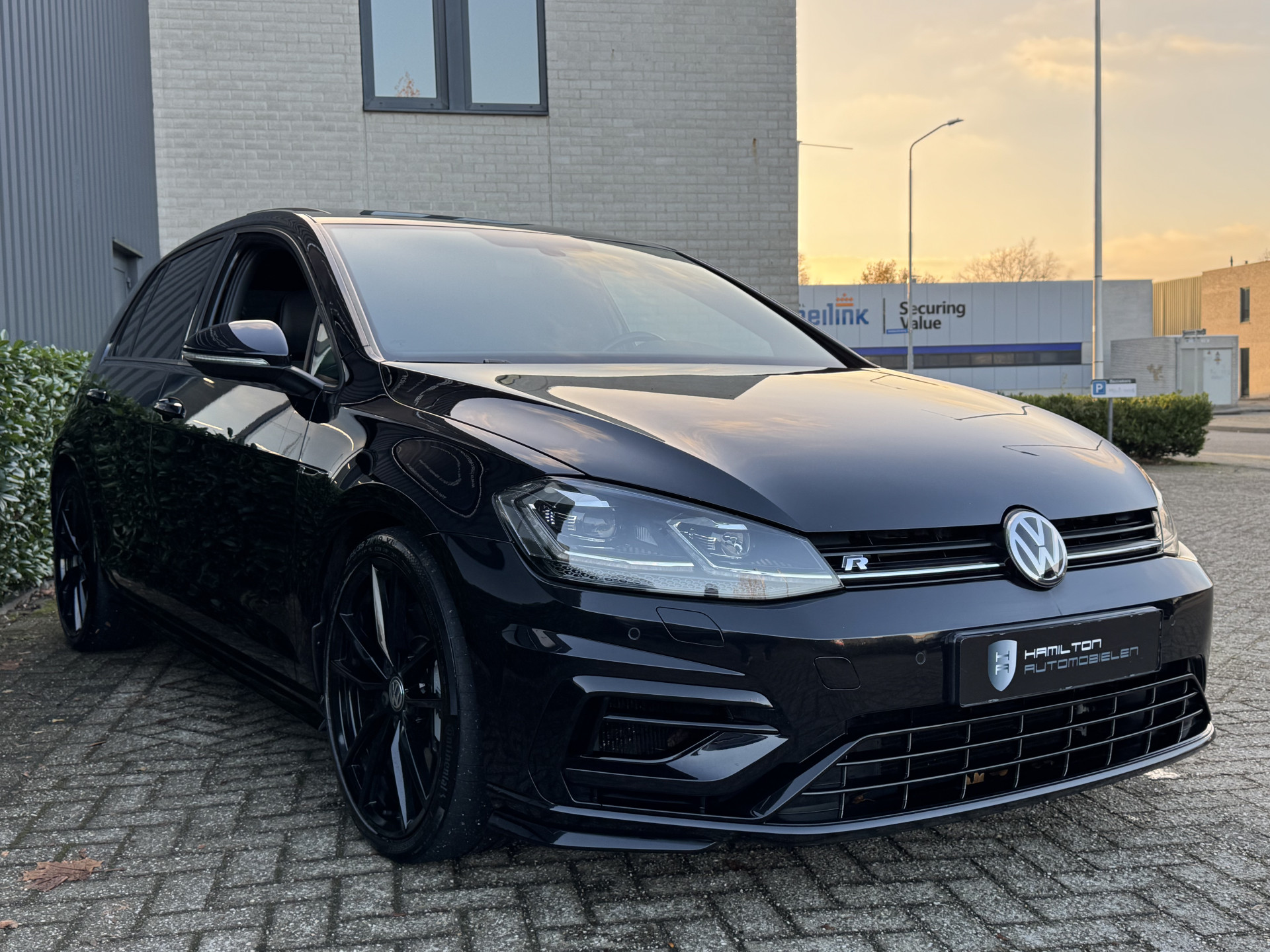 49380699-27.jpg