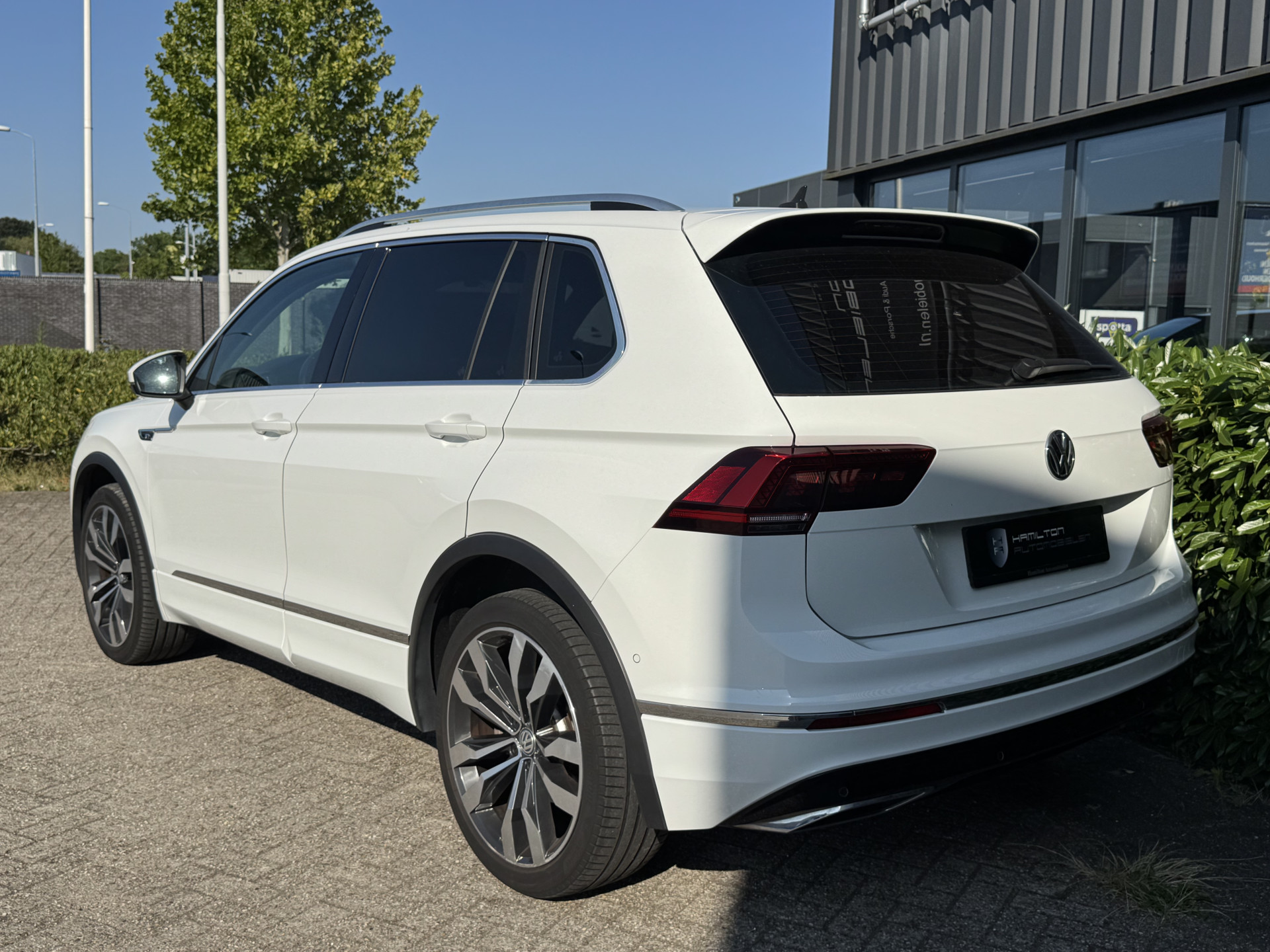 Volkswagen Tiguan 2.0 TDI 240pk Bit. DSG / Aut. 4Motion R-Line Highline 54994604-4.jpg | Hamilton Automobielen