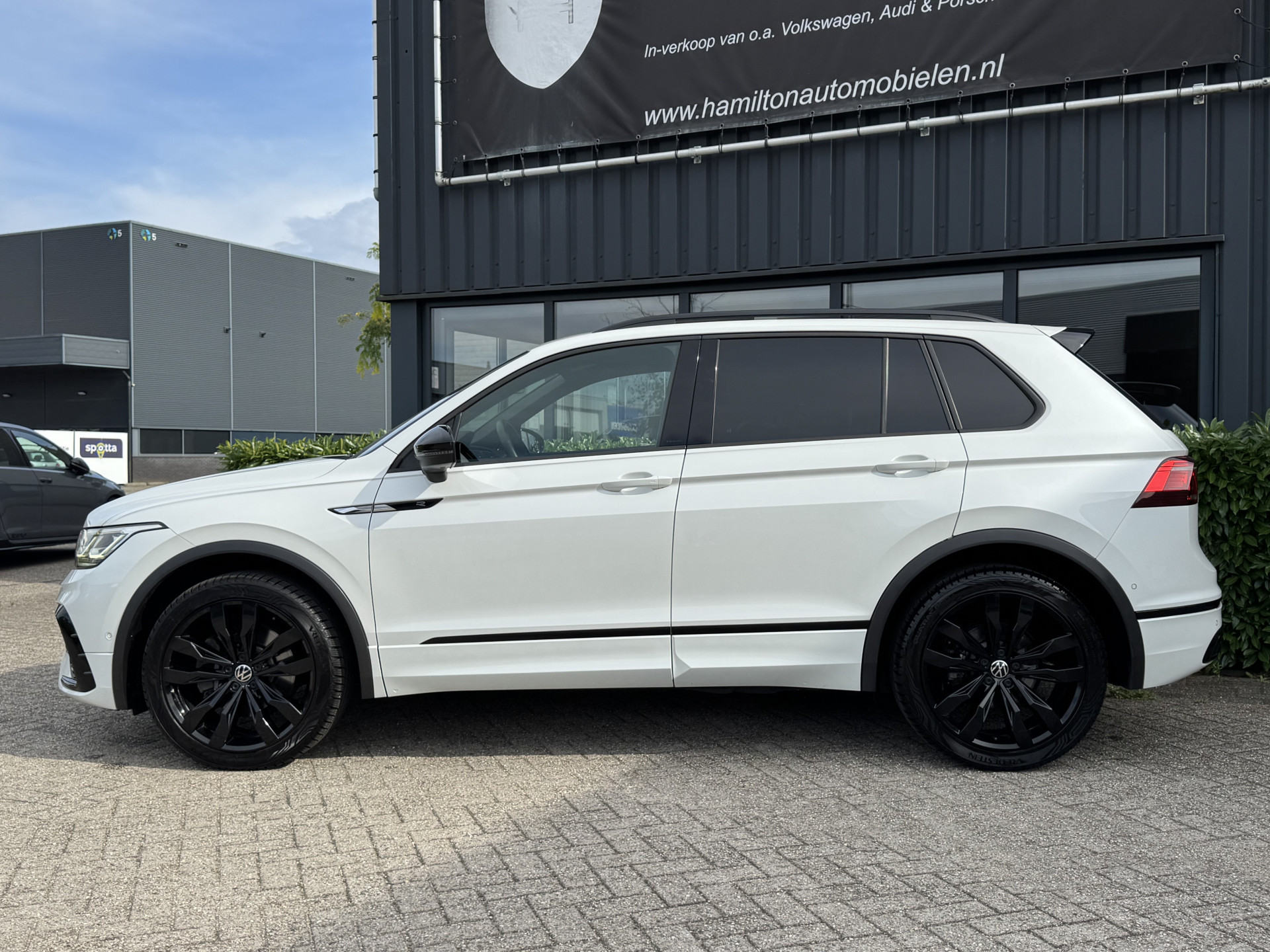 Volkswagen Tiguan 2.0 TSI 190pk 4Motion DSG / Aut. 3x R-Line 56208520-3.jpg | Hamilton Automobielen
