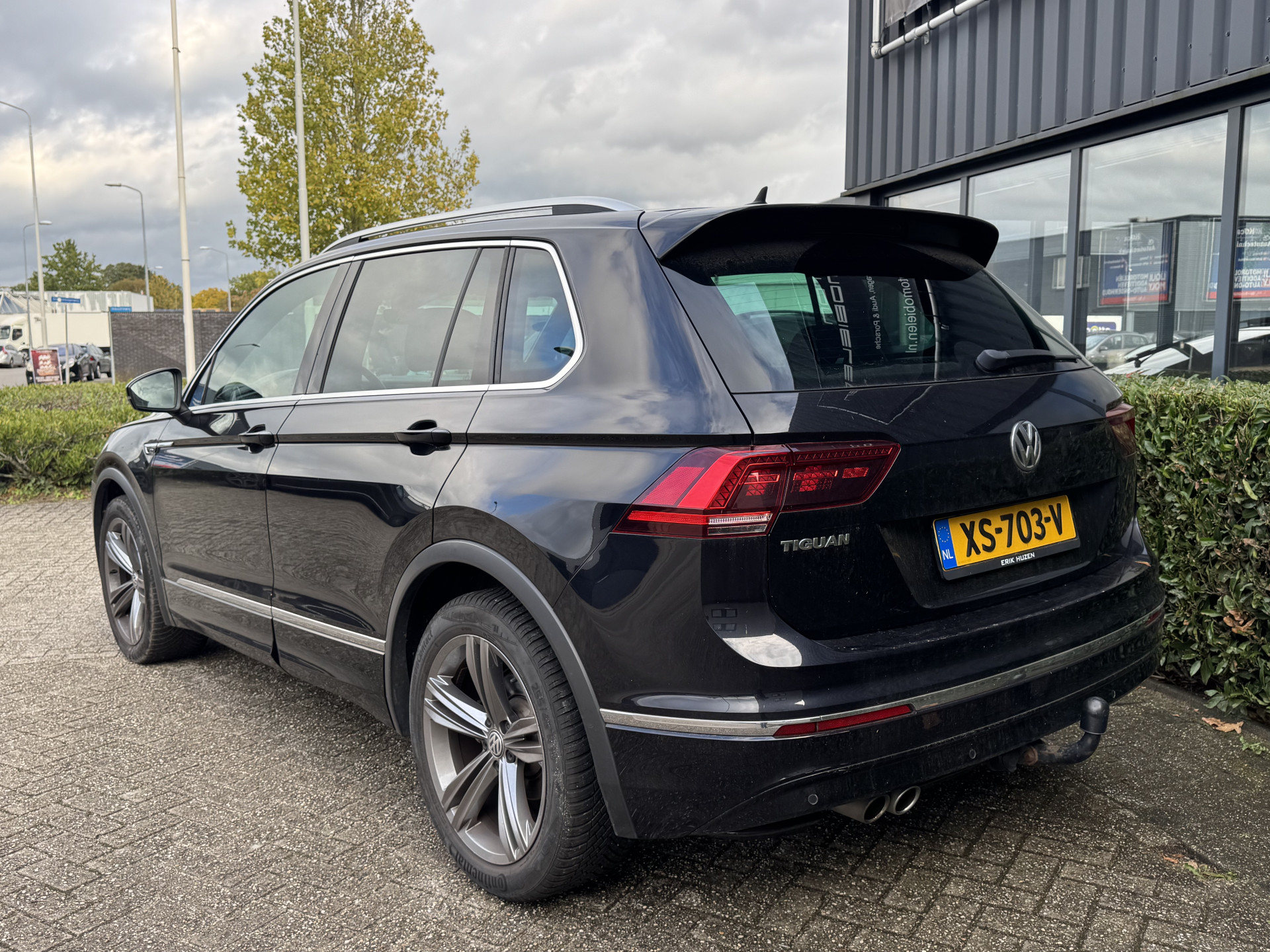 Volkswagen Tiguan 1.5 TSI 131pk R-Line Comfortline Business 57396610-4.jpg | Hamilton Automobielen